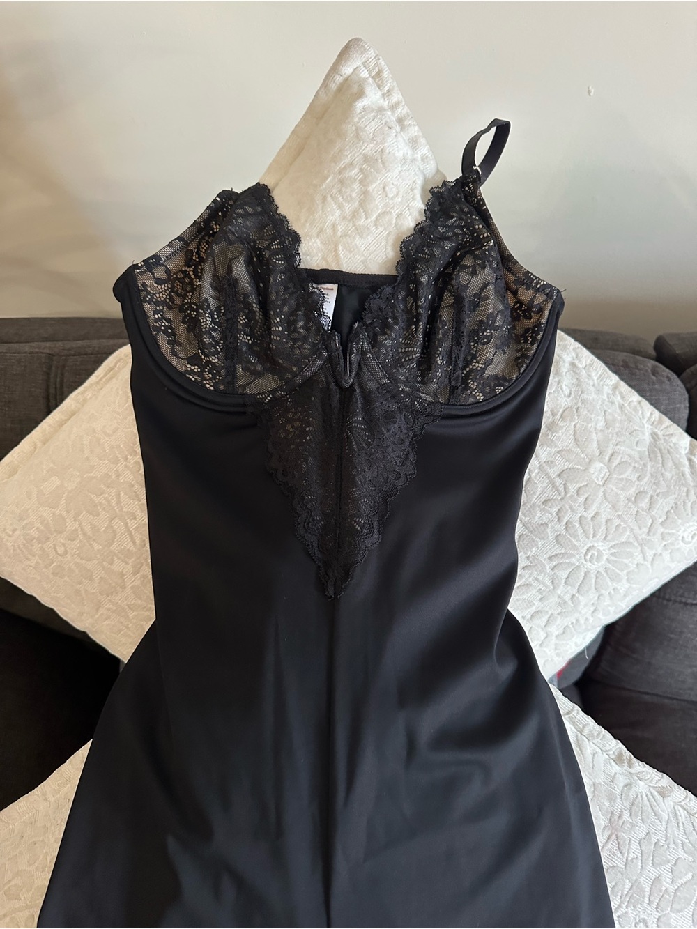 Popilush Black Lace Halter Jumpsuit - Picture 5 of 8